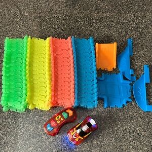 Magic Tracks Remote Control Glow In The Dark Multi-Color Flexible Track Set